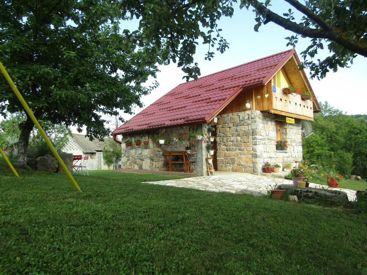 Guest House Emanuela Slunj Exterior photo
